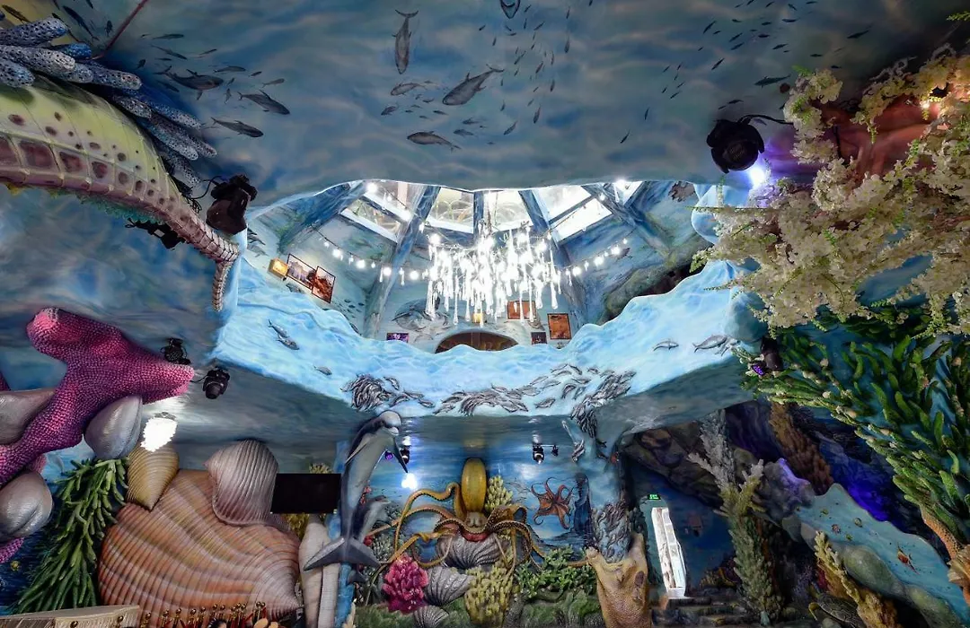 Crazy House-1