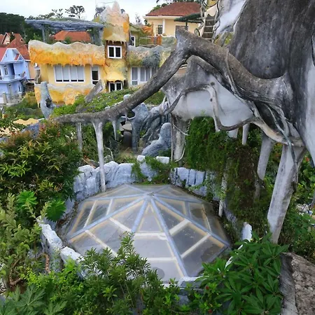 Crazy House-2